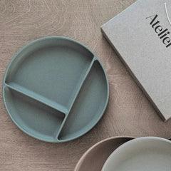 Atelier Keen silikoninė lėkštė  prilimpančiu dugnu su skyriais - Spalva - Cream