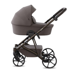 Tutis Leo5+ universalus vežimėlis 3in1 (393) Mocca Brown + Tutis Beno i-Size autokėdutė