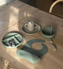 Atelier Keen silikoninė lėkštė  prilimpančiu dugnu su skyriais - Spalva - Cinnamon