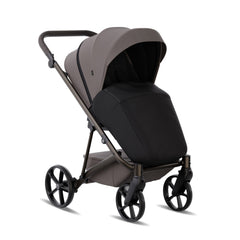 Tutis Leo5+ universalus vežimėlis 3in1 (393) Mocca Brown + Tutis Beno i-Size autokėdutė