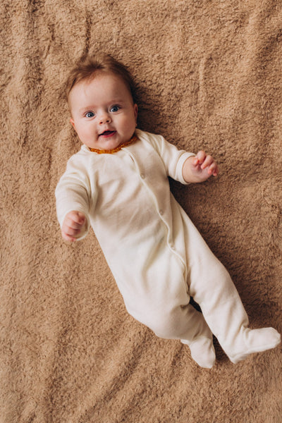 Wooly Organic merino vilnos ir šilko šliaužtinukas su pėdutėmis, Ecru