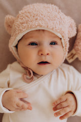 Wooly Organic pliušinė kepurė su meškiuko ausytėmis ir merino vilnos pamušalu, Ecru
